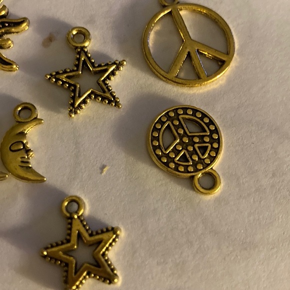 Lot of 6 gold charms/pendants celestial peace theme for jewelry - Picture 6 of 9